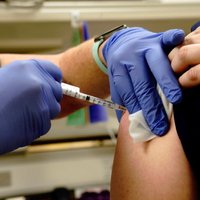 Желание вакцинироваться от Covid-19 на сайте manavakcina.lv выразили более 53 000 жителей