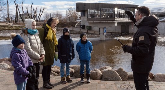 Jauns raidījums 'Literatūre/Sākumskola' iedvesmos lasīt latviešu autoru grāmatas bērniem