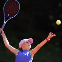 Foto: Jaunie tenisisti sacenšas 'Riga Open' jubilejas turnīrā