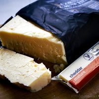 Čedaras siers – angļu simbols