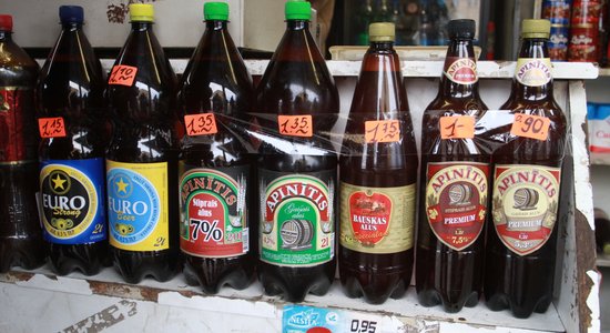 Нацобъединение просит президента ускорить запрет на торговлю пива в "двухлитровках"