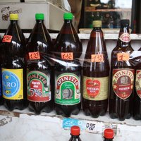 Двухлитровые бутылки крепкого пива исчезнут из магазинов лишь в 2020 году