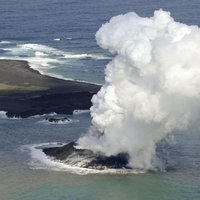 Благодаря вулкану рядом с Японией появился новый остров