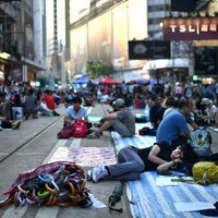 Honkongas demonstranti pamet dažas ielu protestu vietas