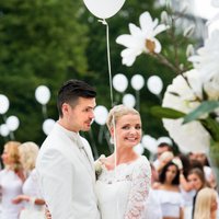 Sapņu kāzas Rīgas centrā: pirmā deja slepenajā piknikā