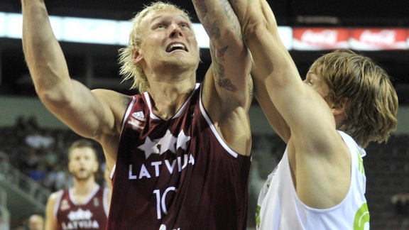 Latvijas basketbola izlase pārbaudes spēlē apspēlē Slovēniju - 6