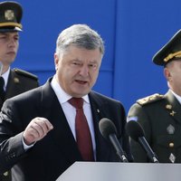 Porošenko aicina Vāciju neticēt Putinam un pastiprināt klātbūtni Melnajā jūrā