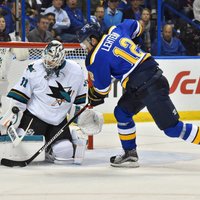 Sentluisas 'Blues' uzvar Sanhosē 'Sharks' pirmajā NHL Rietumu konferences finālspēlē