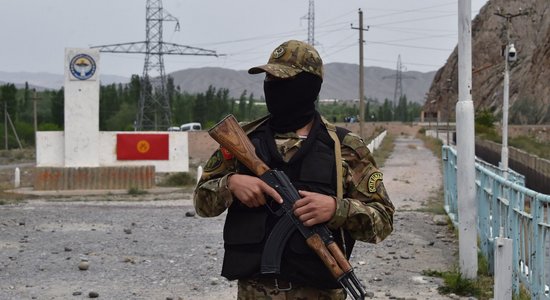 Atsākušās sadursmes uz Kirgizstānas un Tadžikistānas robežas