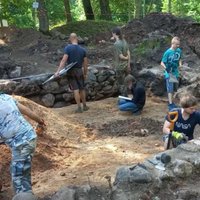 Arheologi atklāj jaunas liecības par Zasas muižas kungu māju