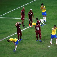 Brazīlijas futbola izlasei neieskaita trīs vārtus 'Copa America' cīņā pret Venecuēlu
