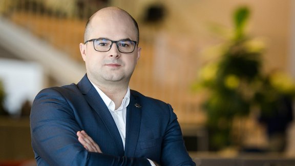 Tā ir "toksiska tēma" – LRT un asociācijas strīdu komentē "Delfi.lt" direktors