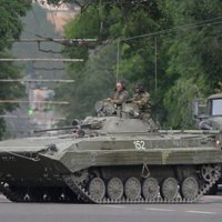 No Krievijas Ukrainā iekļūstošu tehniku iznīcinās artilērija un aviācija, paziņo ministrija