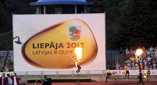 Fotoreportāža: ar krāšņu ceremoniju atklāta Latvijas III Olimpiāde