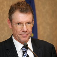 Saeimai jāvērtē par referendumu Satversmes preambulas pieņemšanai, uzskata Saeimas Juridiskā biroja vadītājs