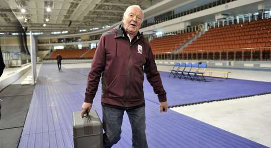 Ilggadējais Latvijas hokeja izlases ārsts Jānis Kvēps vairs nestrādās valstsvienībā