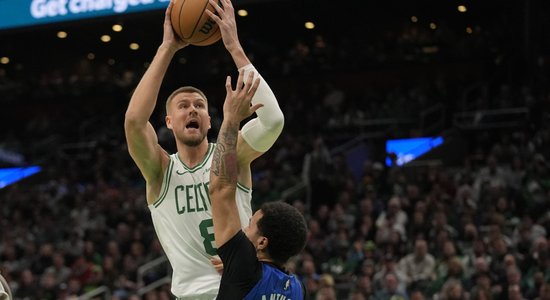 Porziņģis ar augstu rezultativitāti sekmē "Celtics" uzvaru