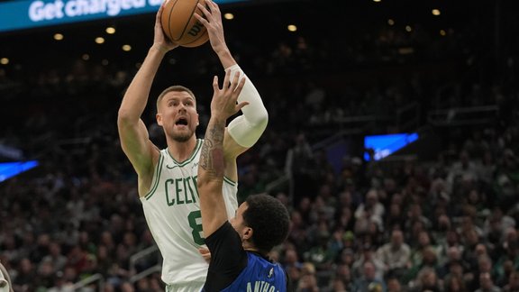 Porziņģis ar augstu rezultativitāti sekmē "Celtics" uzvaru