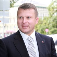 Šlesers vienbalsīgi ievēlēts par 'Vienoti Latvijai' priekšsēdētāju