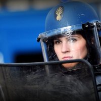 Протесты во Франции: демонстрантов в Париже разгоняли слезоточивым газом и водометами