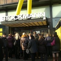 Сотни людей заняли очередь в Stockmann... угадайте, зачем?