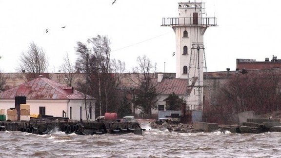 Из соображений безопасности: украинскому моряку запретили сойти на берег в Латвии