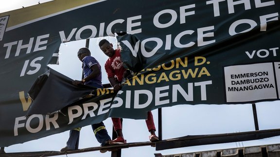 Opozīcijas atbalstītāju protesti Zimbabvē - 1