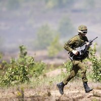 Skandāls Lietuvas armijā: instruktors no iesauktajiem pieprasījis kukuļus