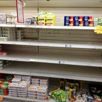 ФОТО: В Эстонии дефицит сливочного масла, в некоторых магазинах прилавки опустели