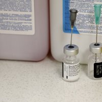 "Лишние" дозы желающим и прививка на выходных: Минздрав организовал единый порядок вакцинации