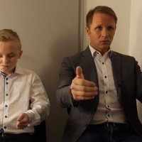 Video: Tēvs un dēls Solbergi jokojas TV studijas aizkadrā