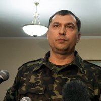 Турчинов требует объяснить выезд лидера ЛНР в Россию
