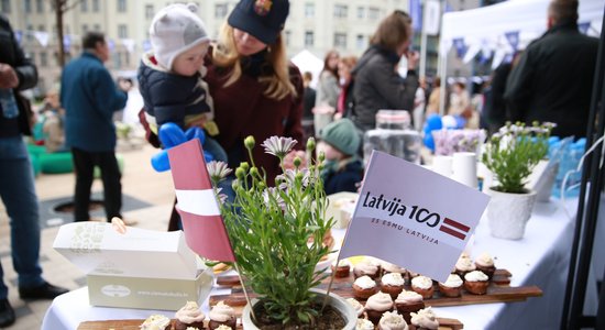 Plaši svinēs Latvijas neatkarības atjaunošanai veltītos 'Baltā galdauta svētkus'