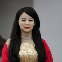 ВИДЕО: Китайские инженеры создали "робота-богиню" женского пола