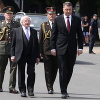 Foto: Īrijas prezidents ar kundzi viesojas Latvijā