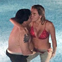Maradonas 'dieva roka' ieslīd meičas bikšelēs