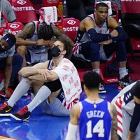 Bertāna 'Wizards' ar ceturto zaudējumu pret '76ers' noslēdz NBA sezonu