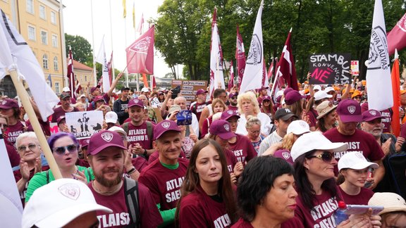 "Latvija pirmajā vietā" un "Stabilitātei!" protests - 3