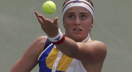 Ostapenko pēc triumfa Seulā saglabā 10. pozīciju pasaules rangā