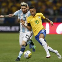 ВИДЕО: Бразилия громит Аргентину с Месси, Неймар забил 50-й гол за сборную