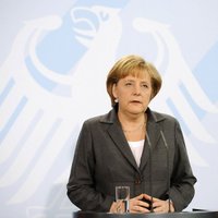 Merkele pauž gatavību diskutēt par Lielbritānijas vēlmēm ES