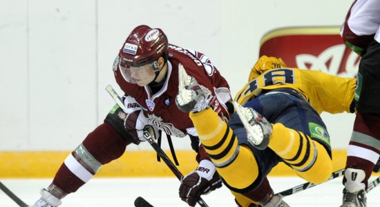 Rīgas 'Dinamo' nespēj pieveikt KHL finālistus 'Atlant'