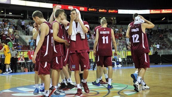 Latvijas - Spānijas spēle basketbolā U-18 - 4