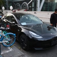 'Tesla' automašīnu pārdošanas apjomi sasniedz jaunu rekordu
