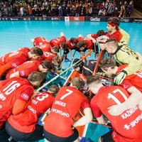 'Rubenes' un 'Valmieras' florbolisti svin uzvaras Latvijas čempionāta pusfināla trešajās spēlēs