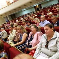 Krievijas domes deputāts Rīgā mudina tautiešus piedalīties Krievijas domes vēlēšanās