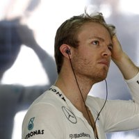 Niko Rosbergs izcīna pārsteidzošu uzvaru kvalifikācijā Bahreinā