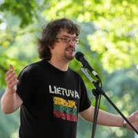 Литва выдворяет в Россию бывшего активиста движения "Синие ведeрки"