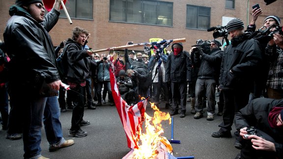 Trampa inaugurācijas dienā sarīkotie protestantu grautiņi - 4