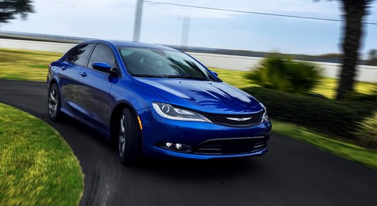 Jaunais 'Chrysler 200' ar deviņpakāpju automātisko kārbu